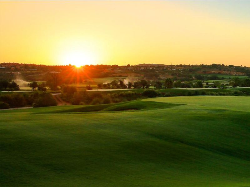 Amendoeira_Golf_Course_Faldo_Dawn.jpg