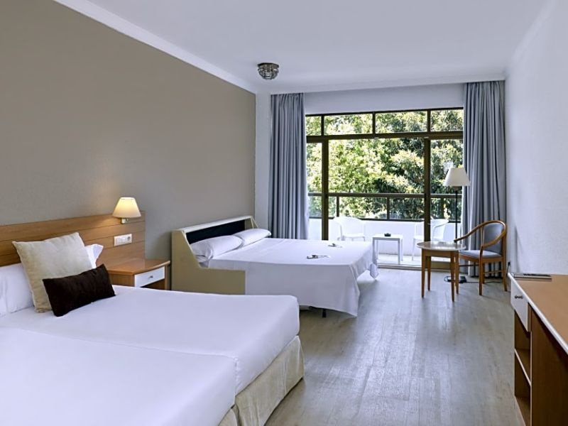 Atalaya_Park_Hotel_Twin_Room.jpg