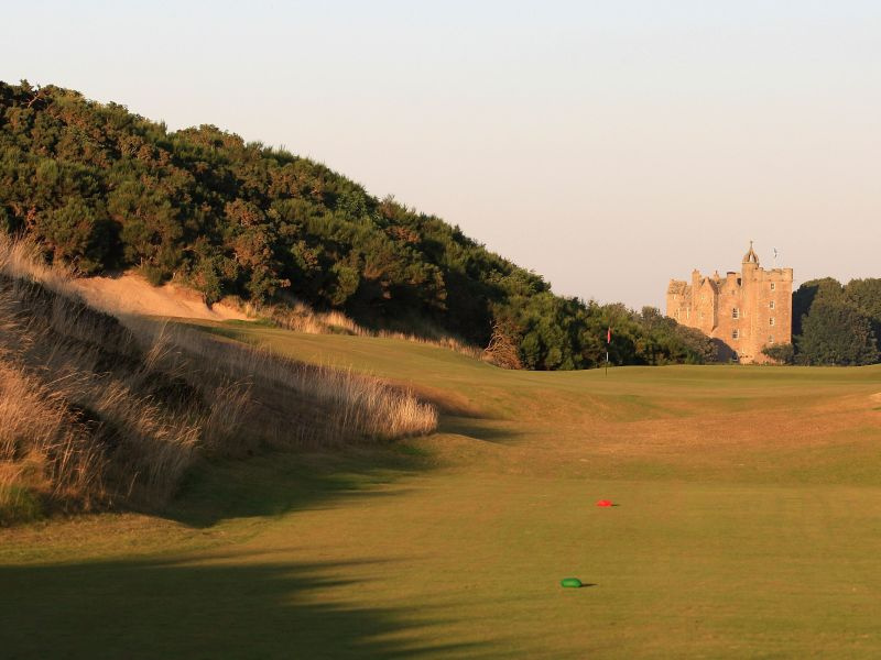 4th Hole with Castle
