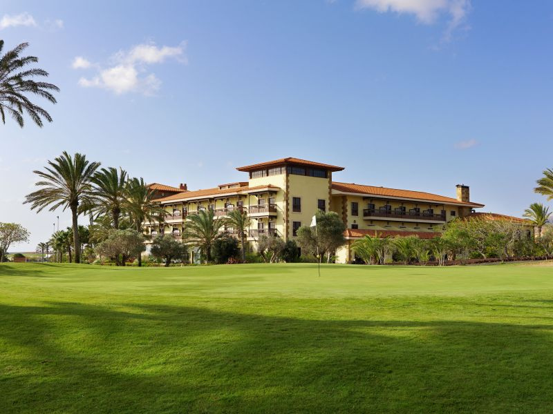 Elba_Palace_Hotel_plus_Golf_Course.jpg
