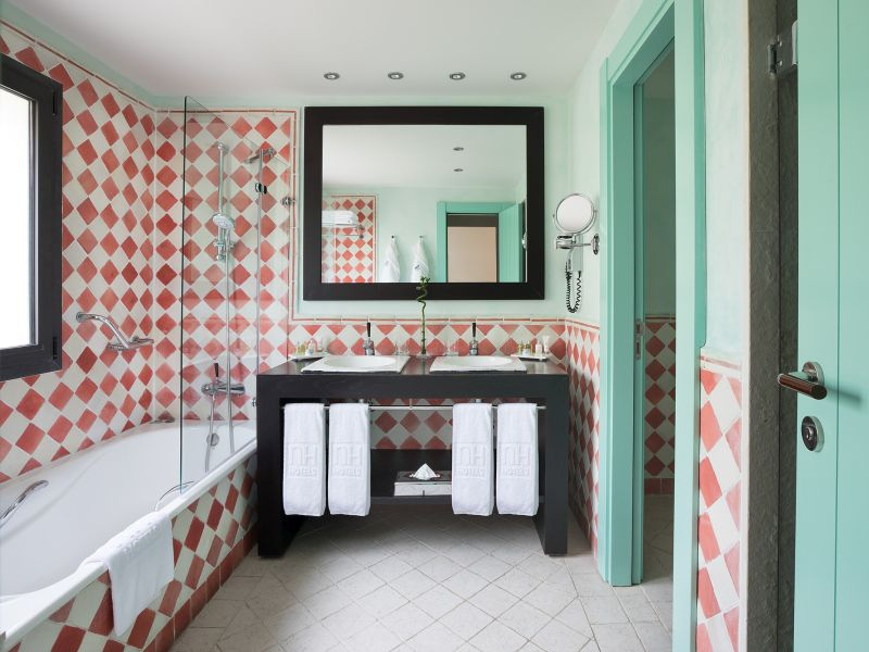 Hotel_Encinar_Sotogrande_Std_Room_Bathroom.jpg