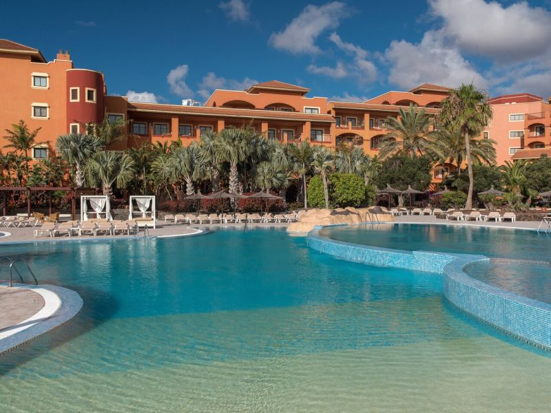 Sheraton_Fuerteventura_Outdoor_Heated_Pool.jpg